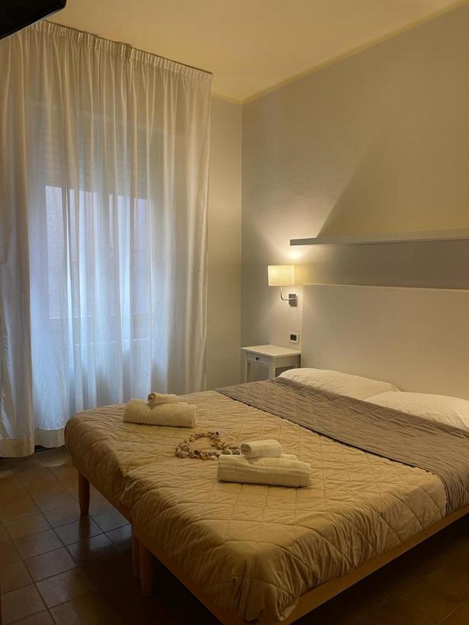 Hotel Losanna Rimini Buitenkant foto