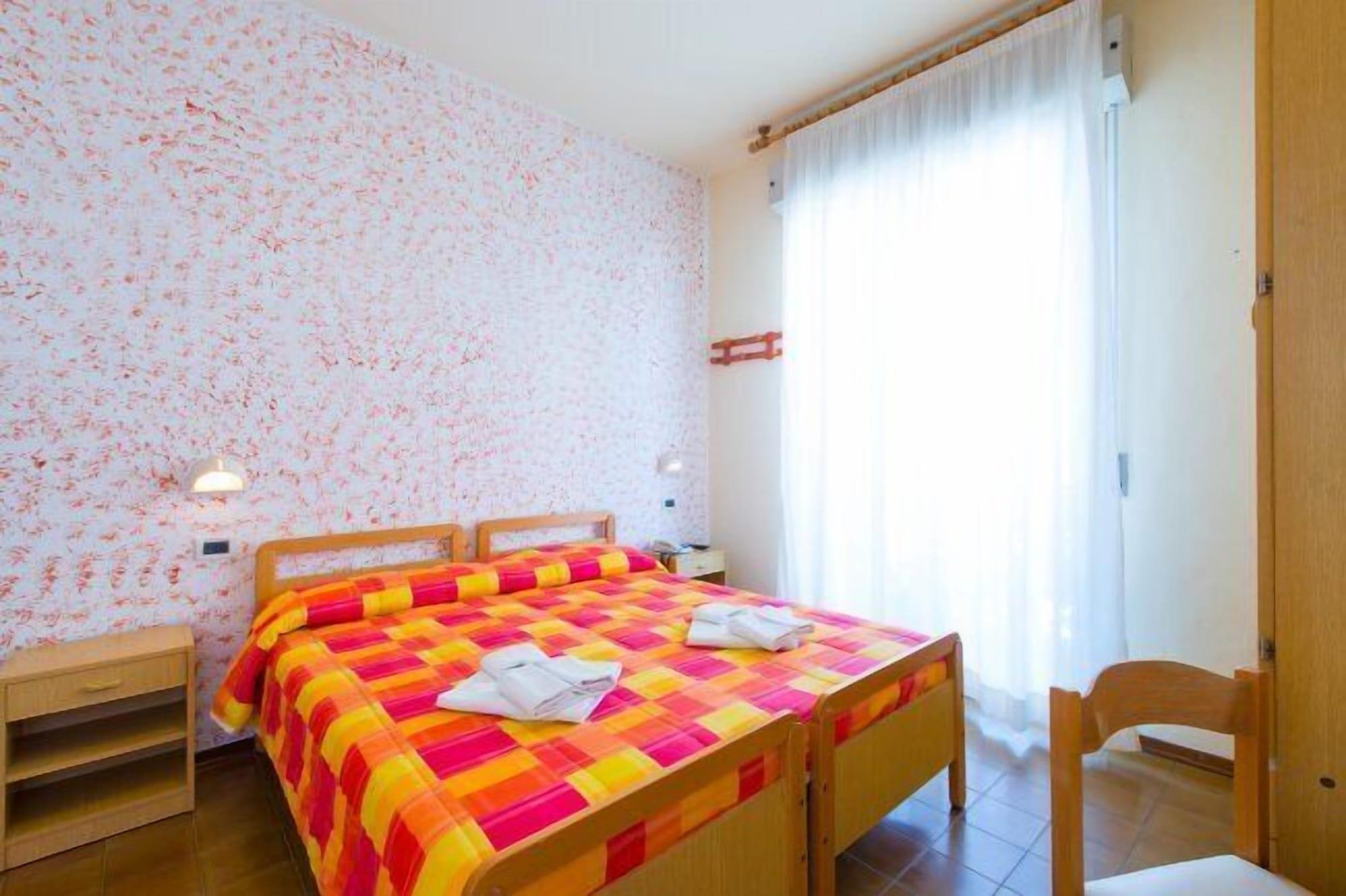 Hotel Losanna Rimini Buitenkant foto