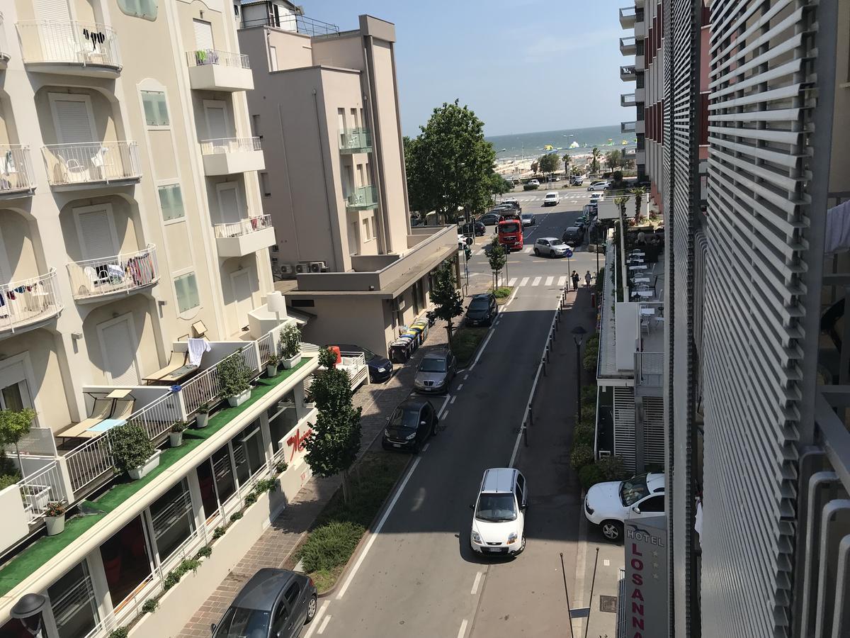 Hotel Losanna Rimini Buitenkant foto